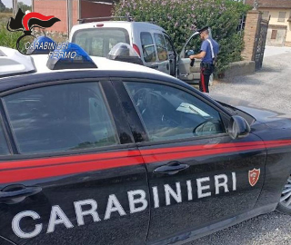 Coppia individuata dai Carabinieri: viaggiavano di notte su un’auto rubata
