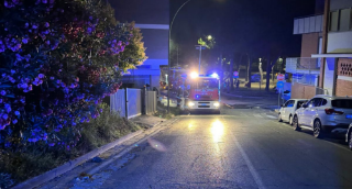 Incendio devasta appartamento, salva una giovane